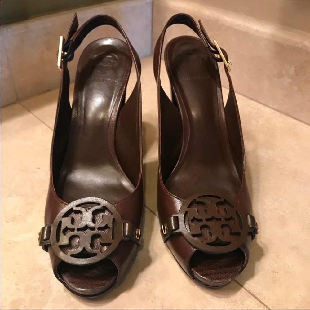 9.5 Tory Burch sling back